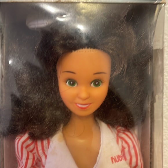 Vintage 1990s Ruby’s Diner Waitress Barbie Doll. NEW!! In Box! - Picture 4 of 7